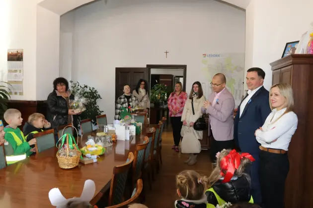 Świąteczna radość w ratuszu – wyjątkowi goście z „Piątki”