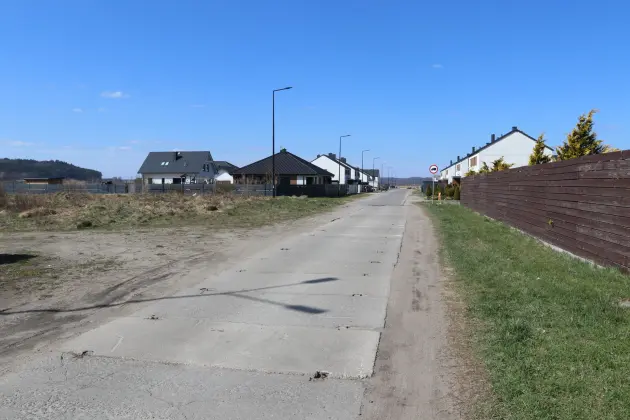 Asfalt zamiast płyt na ulicy Strzelców Podhalańskich