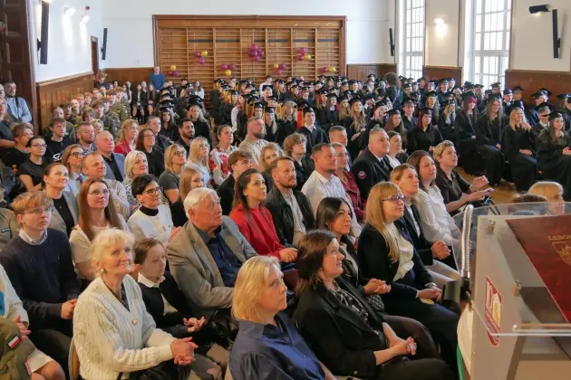 Maturzyści I LO żegnają szkołę - 154 uczniów gotowych na najważniejszy egzamin