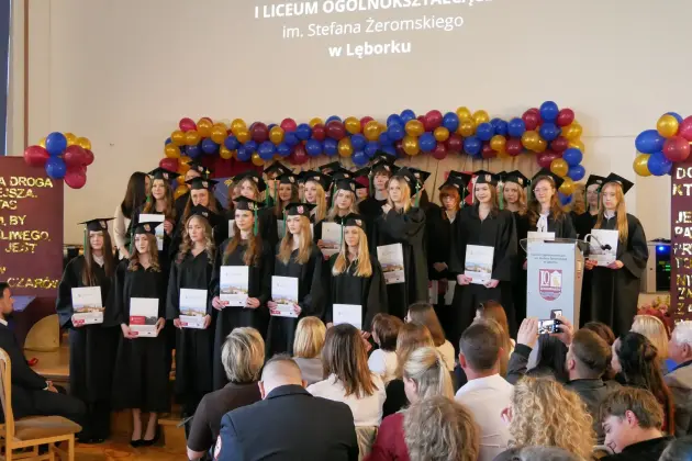 Maturzyści I LO żegnają szkołę - 154 uczniów gotowych na najważniejszy egzamin