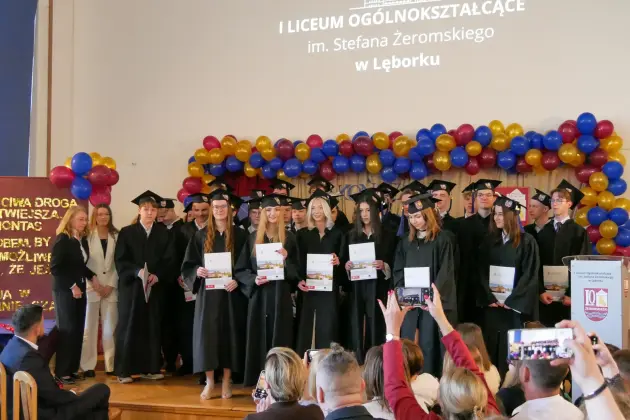 Maturzyści I LO żegnają szkołę - 154 uczniów gotowych na najważniejszy egzamin