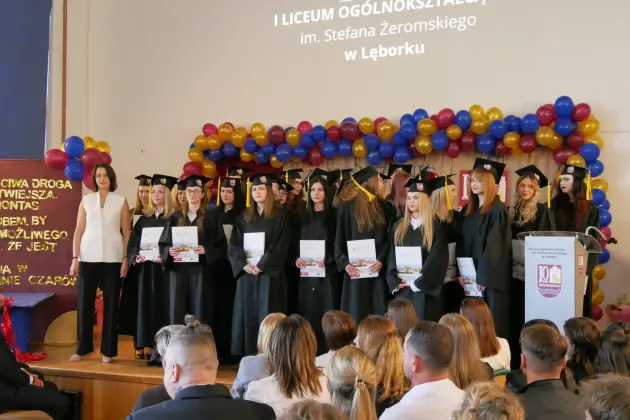 Maturzyści I LO żegnają szkołę - 154 uczniów gotowych na najważniejszy egzamin