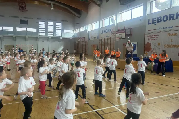 Wszyscy na podium – w SP 7 wyjątkowy piknik sportowy lęborskich zerówek