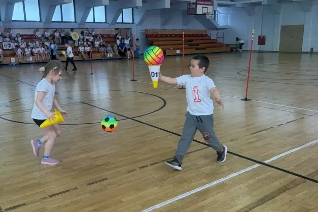 Wszyscy na podium – w SP 7 wyjątkowy piknik sportowy lęborskich zerówek