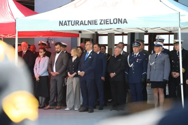 Strażackie święto w Lęborku. Awanse, odznaczenia i nowe pojazdy dla służb