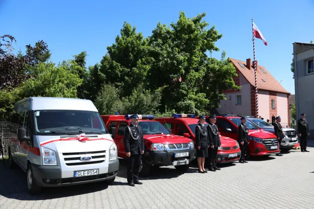 Strażackie święto w Lęborku. Awanse, odznaczenia i nowe pojazdy dla służb