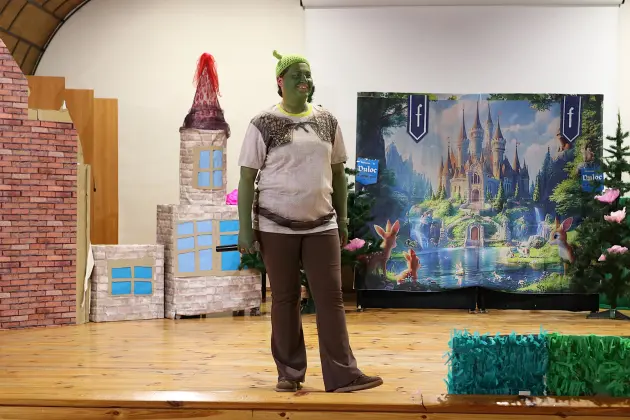 „Shrek” na scenie - rodzice i nauczyciele wystąpili dla przedszkolaków