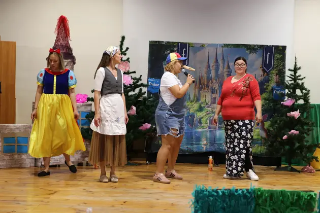 „Shrek” na scenie - rodzice i nauczyciele wystąpili dla przedszkolaków