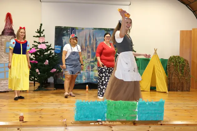 „Shrek” na scenie - rodzice i nauczyciele wystąpili dla przedszkolaków