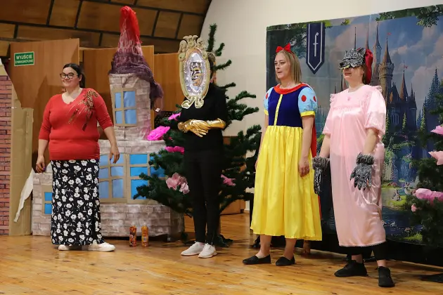 „Shrek” na scenie - rodzice i nauczyciele wystąpili dla przedszkolaków