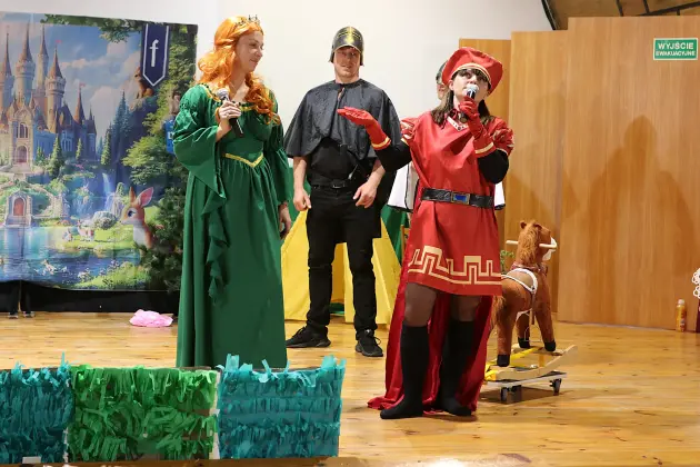 „Shrek” na scenie - rodzice i nauczyciele wystąpili dla przedszkolaków