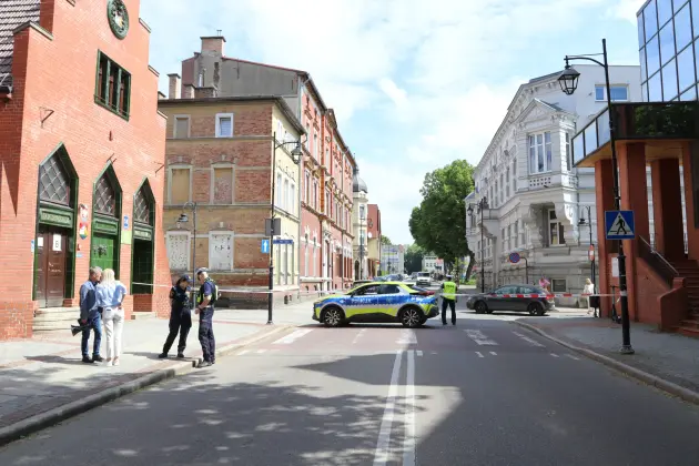 Alarm bombowy w Urzędzie Miejskim w Lęborku. Służby ćwiczyły reakcję na poważne zagrożenie