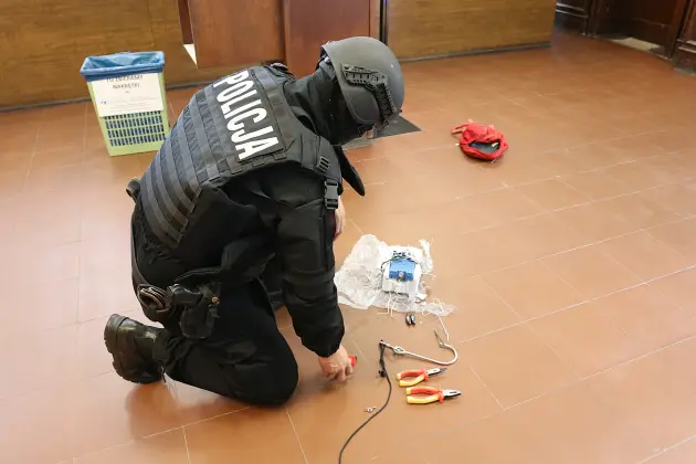 Alarm bombowy w Urzędzie Miejskim w Lęborku. Służby ćwiczyły reakcję na poważne zagrożenie
