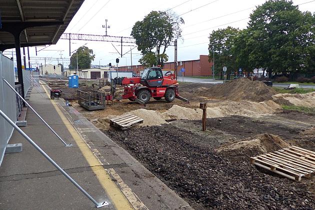 Kopią tunel pod torami kolejowymi