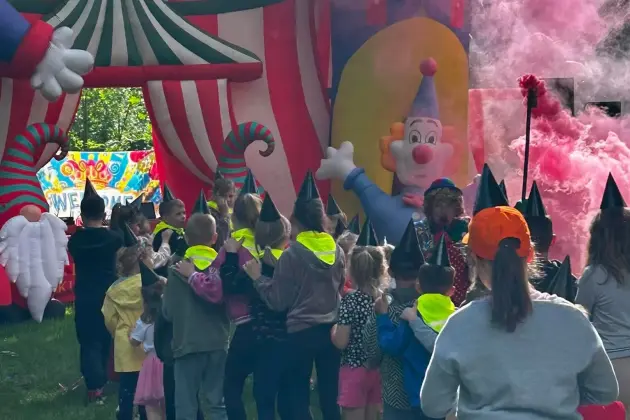 Kolorowo, radośnie i rodzinnie – wyjątkowy piknik w Przedszkolu nr 5