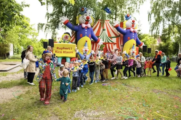 Kolorowo, radośnie i rodzinnie – wyjątkowy piknik w Przedszkolu nr 5