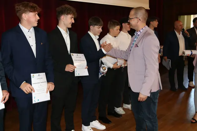 Mistrzowie szkolnego sportu nagrodzeni na uroczystej gali