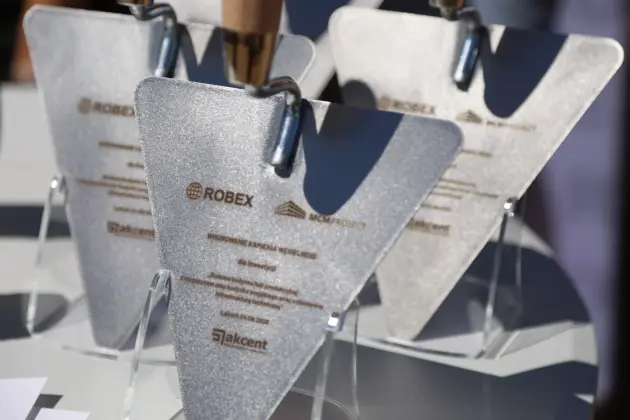 ROBEX inwestuje w przyszłość. Wmurowano kamień węgielny pod nową halę