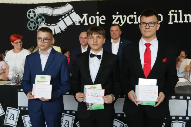 Ostatni dzwonek i nowe wyzwania – absolwenci SP 8 zakończyli naukę