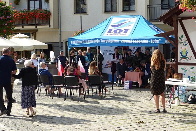 Przy fontannie z żabkami czytali „Przedwiośnie”