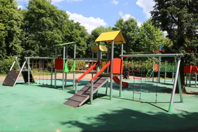 Plac zabaw w Parku im. Mieczysława Michalskiego gotowy na najmłodszych