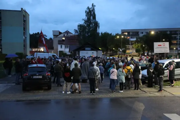 Deszcz nie przeszkodził w spotkaniu z historią. Spacer z duchami Krzyżaków za nami