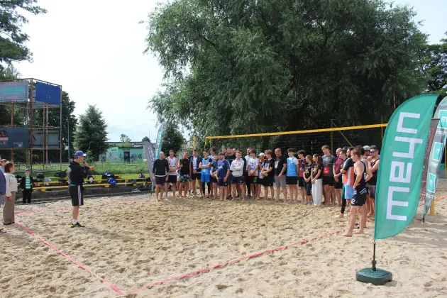 Emocje do ostatniej piłki. 18. Jakubowy Turniej Siatkówki Plażowej zakończony zwycięstwem duetu z Rumi