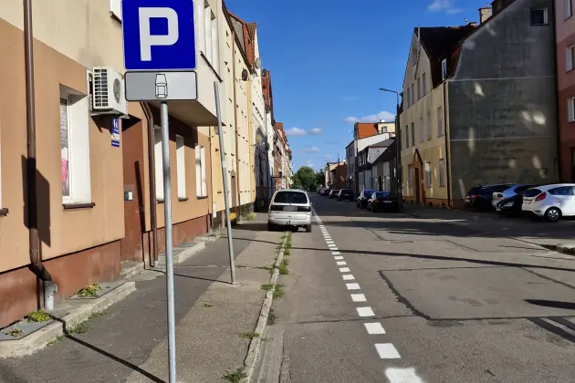 Ruch jednokierunkowy i parkowanie po obu stronach ul. rtm. Pileckiego