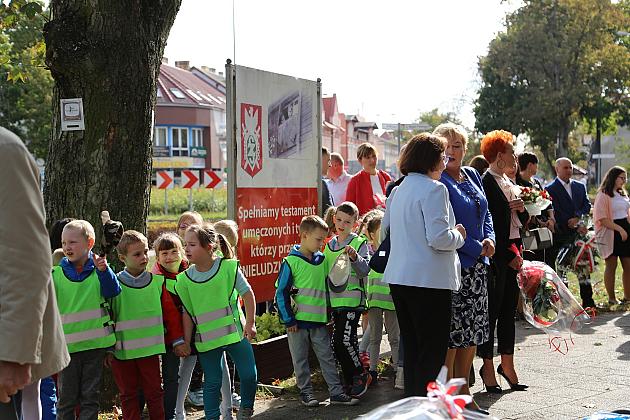 Dzień Sybiraka. Kwiaty i znicze pod Pomnikiem Zesłańców Sybiru