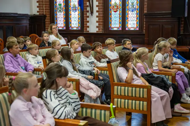 Trzecioklasiści z SP1 poznali tajniki pracy Urzędu Miejskiego