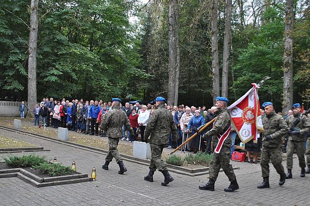 Pamięć o zamordowanych w Marszu Śmierci – uroczystości w Krępie Kaszubskiej i w Gęsi
