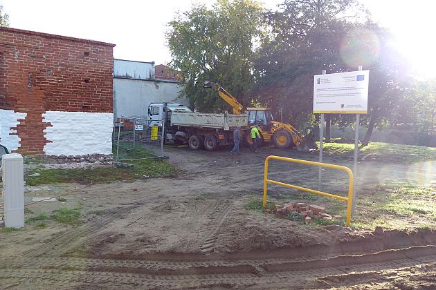 Skwer na Przymurnej. Ruszyły prace ziemne