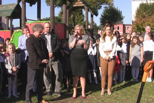 „Dąb Niepodległości” w Szkole Podstawowej nr 3 w Lęborku