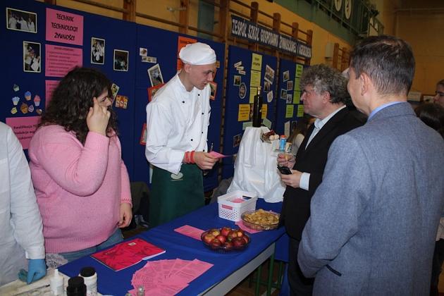 Powiatowe Targi Edukacyjne w PCE