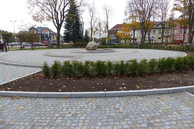 Obelisk Niepodległości na Skwerze Orła Białego