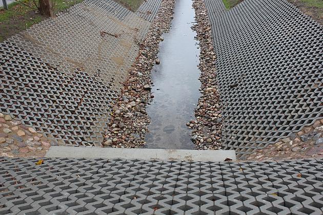 Nowe urządzenia podczyszczające przy wylotach kanalizacji deszczowej