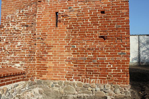 Konserwacja obwarowań przy ulicy Przymurnej zakończona