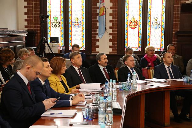 I sesja Rady Miejskiej – Burmistrz i Radni złożyli ślubowanie