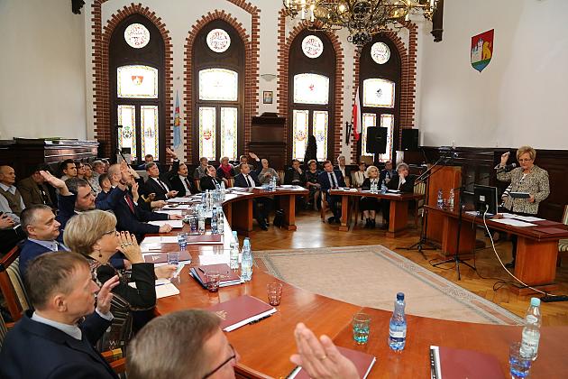 I sesja Rady Miejskiej – Burmistrz i Radni złożyli ślubowanie