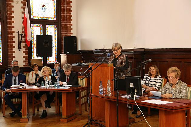 I sesja Rady Miejskiej – Burmistrz i Radni złożyli ślubowanie