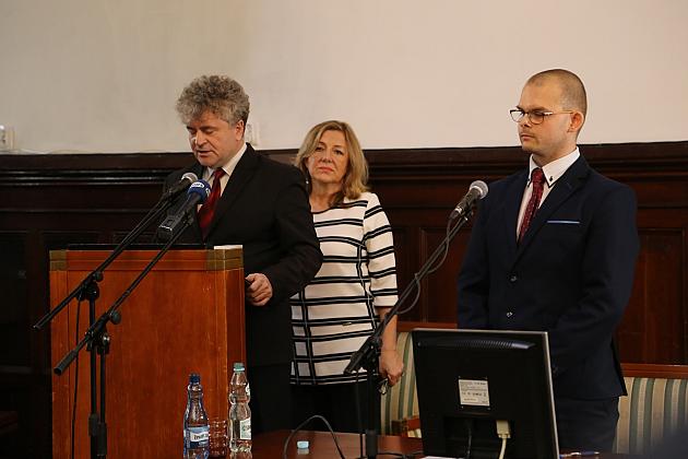 I sesja Rady Miejskiej – Burmistrz i Radni złożyli ślubowanie