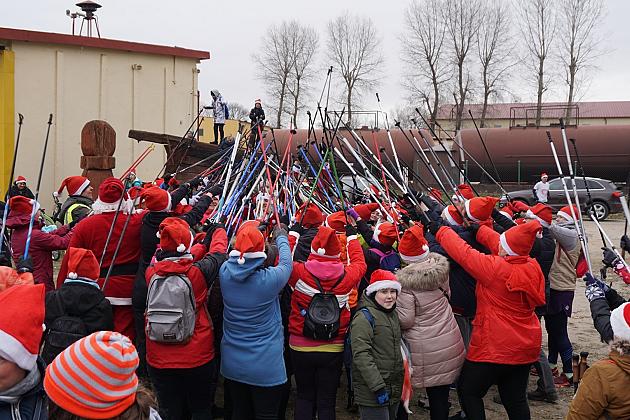 Mikołaje maszerowały z kijkami