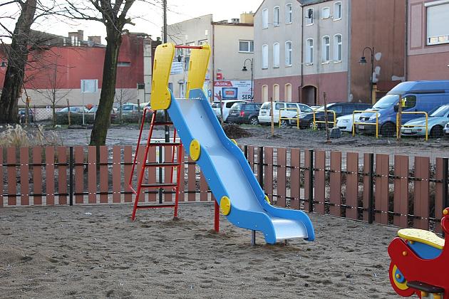 Skwer przy Przymurnej. Zabawa i wypoczynek