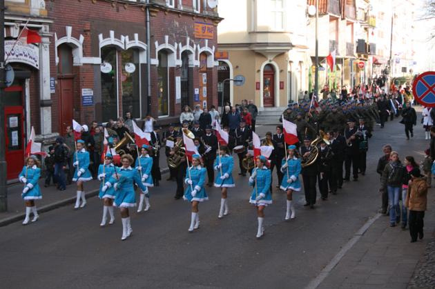 Święto Niepodległości - żołnierze i rycerze strzelali na wiwat 