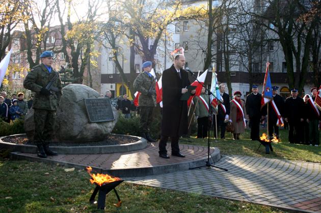 Święto Niepodległości - żołnierze i rycerze strzelali na wiwat 