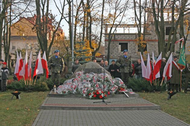 Święto Niepodległości - żołnierze i rycerze strzelali na wiwat 