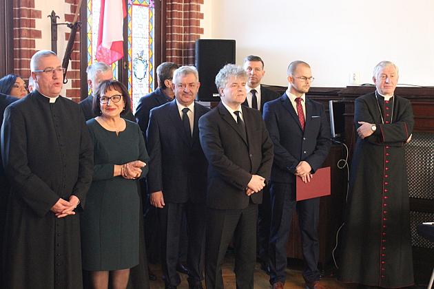 Biskup Kasyna z kolędą w ratuszu