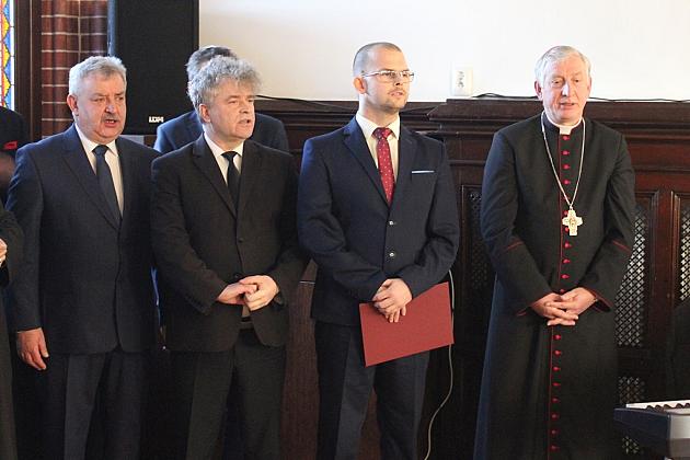 Biskup Kasyna z kolędą w ratuszu