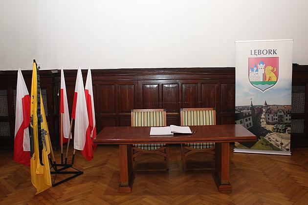 Księga kondolencyjna wystawiona w ratuszu