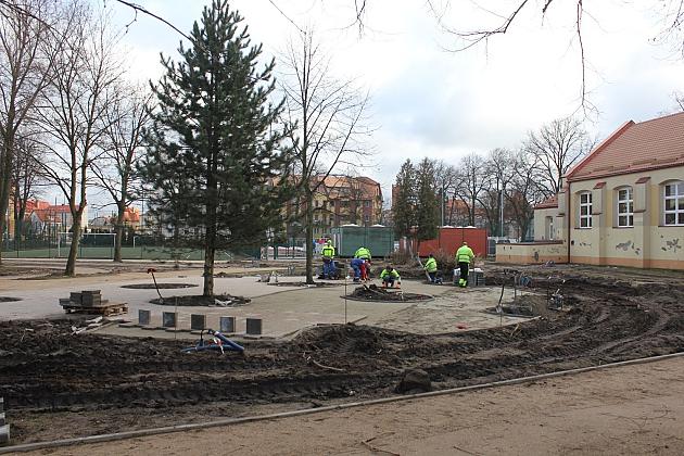 Budowa rolkowiska i terenu rekreacyjnego na placu Piastowskim